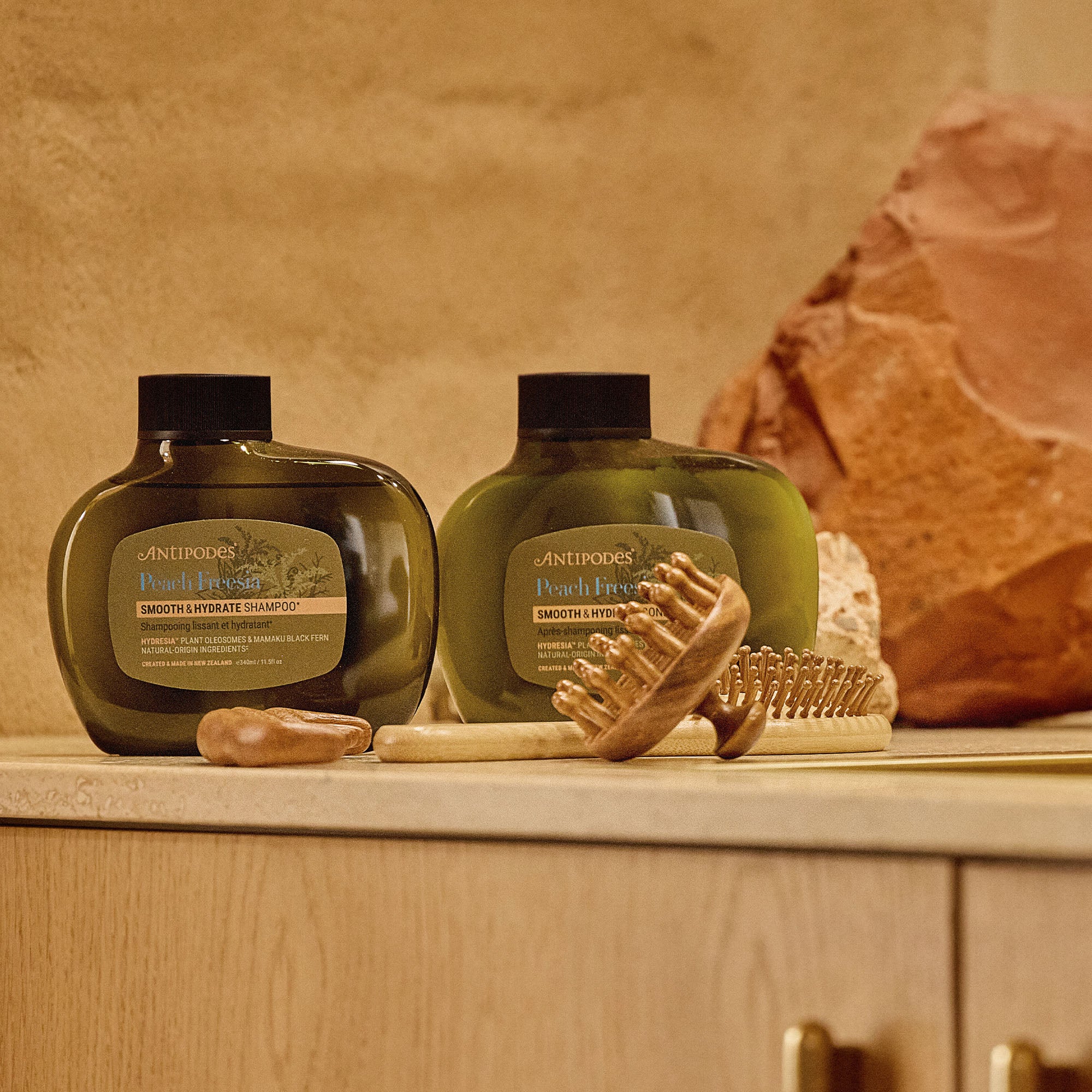 Après-Shampoing Lissant et Hydratant Pêche et Freesia - Image 3