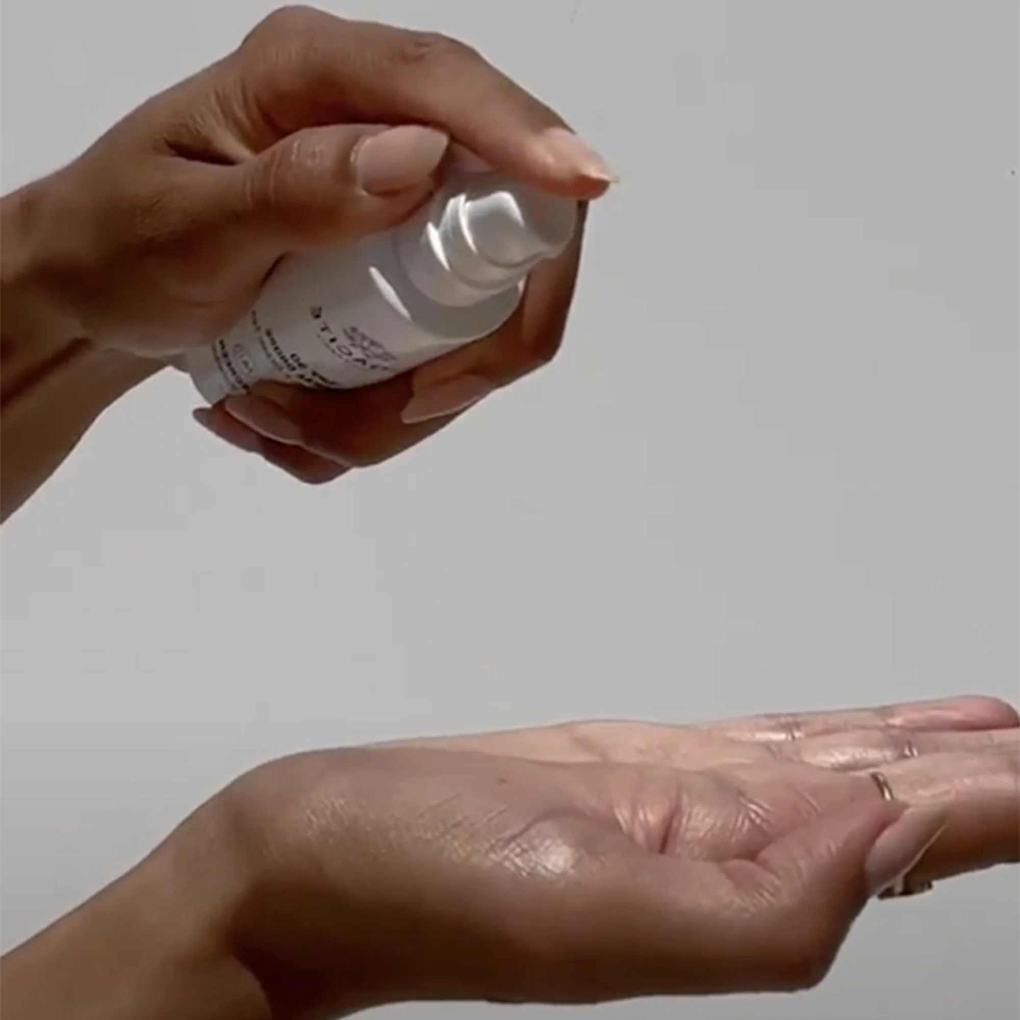 SPF50 Mineral Drops Niacinamide + Green Tea Écran Solaire - Image 4